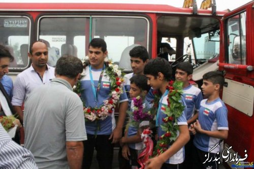 استقبال از قهرمانان کشتی نونهالان کشور در بندرگز