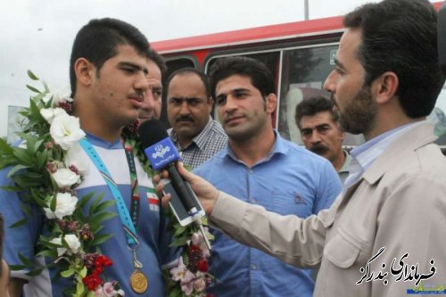 استقبال از قهرمانان کشتی نونهالان کشور در بندرگز