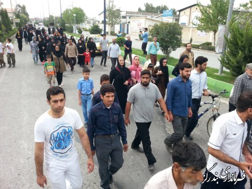 همایش پیاده روی خانوادگی هفته دفاع مقدس در بندرگز برگزار شد