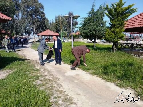 گزارش تصویری || پاکسازی زمین ساحل بندرگز به مناسبت روز جهانی زمین پاک