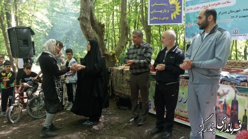 همایش پیاده روی خانوادگی به مناسبت هفته سلامت در شهرستان بندرگز برگزار شد