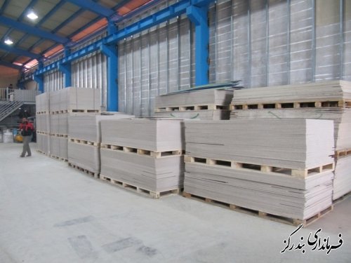 بازدید معاون برنامه ریزی استاندار از واحدهای تولیدی و صنعتی بندرگز