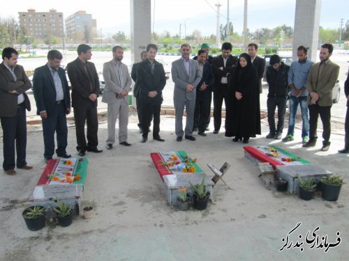 مزار شهدای گمنام بندرگز غبار روبی و عطر افشانی شد