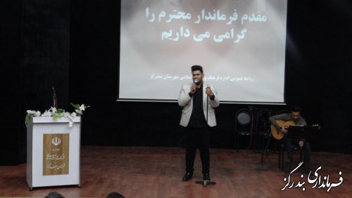 هنرمندان روح جامعه را به سمت آرامش سوق می‌دهند و جایگاه شایسته‌ای دارند