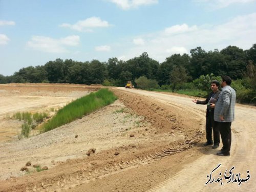 فرماندار بندرگز از عملیات اجرایی آب بندان روستای وطنا بازدید کرد