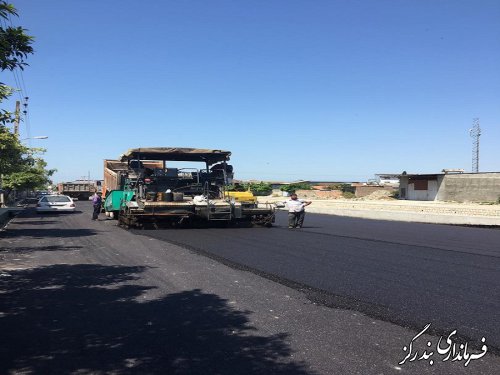 فرماندار بندرگز از آغاز عملیات اجرایی آسفالت خیابان‌ اصلی نوکنده خبر داد