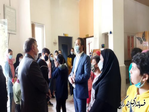 بازدید بخشدار از کتابخانه عمومی نوکنده