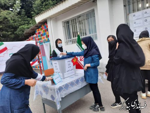 انتخابات دانش آموزی تمرین مسوولیت‌پذیری در برنامه های اجتماعی و سیاسی است