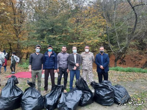 پاکسازی مناطق جنگلی استون آباد با حضور بخشدار نوکنده