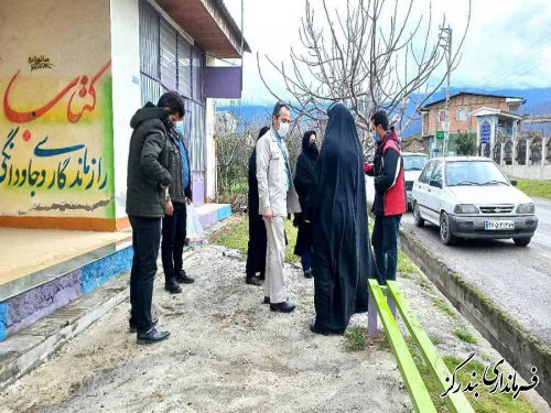 بازدید بخشدار نوکنده از کتابخانه شهدای روستای لیوان غربی