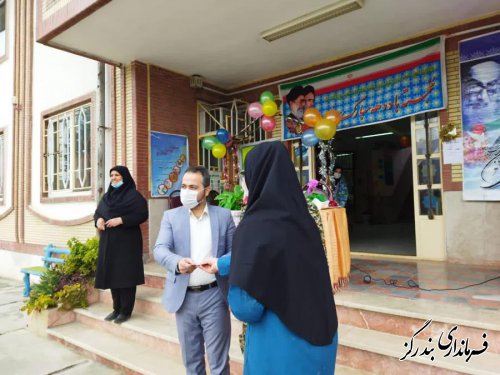 دانش آموزان هنرمند در نوکنده تجلیل شدند