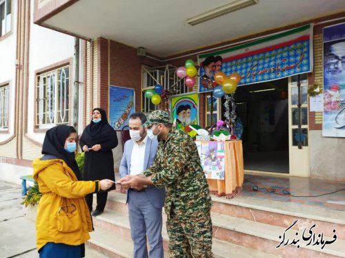 دانش آموزان هنرمند در نوکنده تجلیل شدند