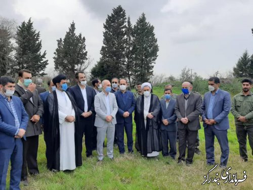 آیین روز درختکاری با حضور امام جمعه و فرماندار بندرگز