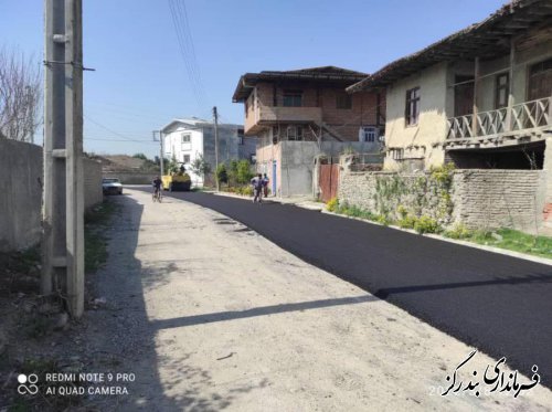 بخشدار نوکنده از آسفالت معابر لیوان شرقی از محل اعتبارات قیر یارانه ای خبر داد