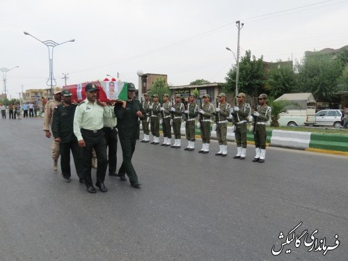 پیکر پاک شهید بر دستان قدر شناس مردم گالیکش تشییع شد