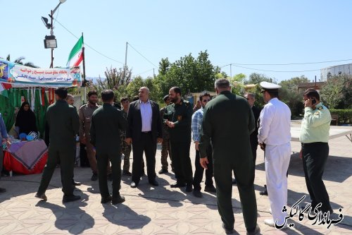 بازدید فرماندار و جمعی از مسئولین استانی و شهرستانی از نمایشگاه اسوه پایگاه‌های بسیج شهرستان گالیکش