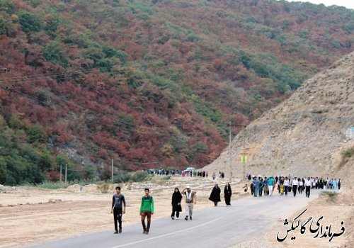 مراسم پیاده روی بزرگ خانوادگی با حضور فرماندار گالیکش برگزار شد