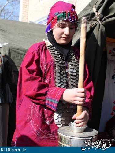 هنر نمایی دختران دبیرستانی در قلب جشنواره غذا و لباس بخش لوه