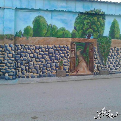 بازدید بخشدار مرکزی از نقاشی های  روی دیوار معابر روستای تراجیق