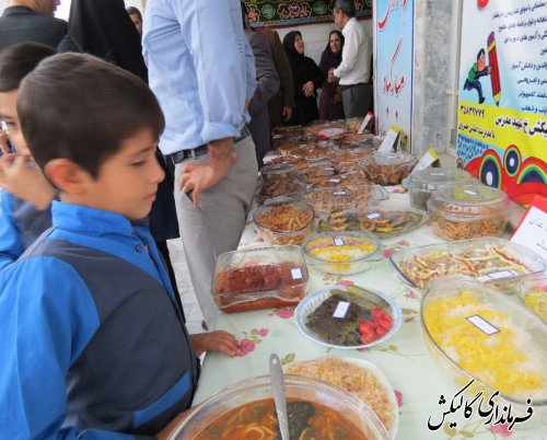 بازدید فرماندار گالیکش از جشنواره غذای سالم این شهرستان 