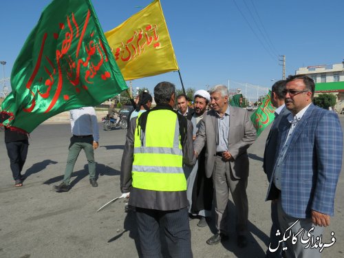 استقبال فرماندار گالیکش از کاروان پیاده زائران حرم امام رضا (ع)