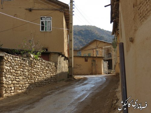 بازدید فرماندار گالیکش از پروژه زیرسازی و آسفالت معابر روستای فرنگ