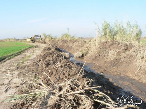 بازدید بخشدار مرکزی و مدیر جهاد کشاورزی شهرستان از پروژه لایروبی کانال خاکی گالیکش