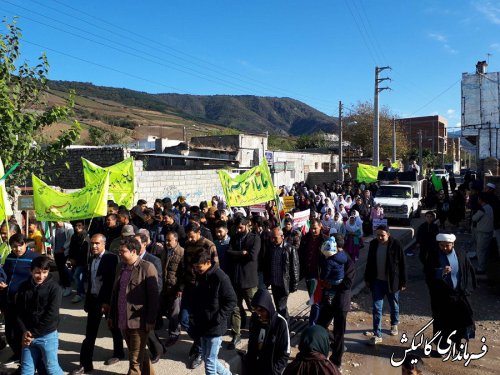 استکبار ستیزی وحدت آفرین مردم ایران تحسین برانگیز است