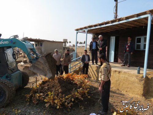 بازدید فرماندار گالیکش از مراحل آماده‌سازی کلبه روستایی شهرستان در جشنواره اقوام گنبد کاووس