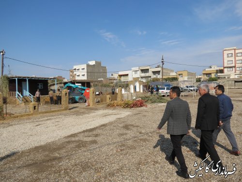 بازدید فرماندار گالیکش از مراحل آماده‌سازی کلبه روستایی شهرستان در جشنواره اقوام گنبد کاووس