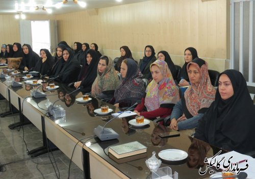 نقش زنان در ادوار مختلف انقلاب اسلامی غیرقابل انکار است