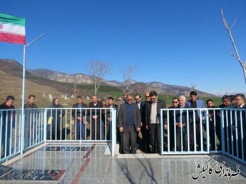 مراسم عطرافشانی گلزار شهدا و دیدار با خانواده شهید در روستای آق‌قمیش شهرستان گالیکش برگزار شد