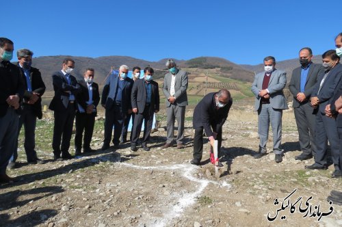 کلنگ احداث پروژه سوله فرآوری گیاهان دارویی شهرستان گالیکش به زمین خورد