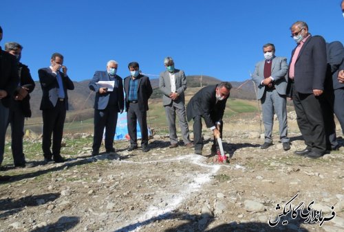 کلنگ احداث پروژه سوله فرآوری گیاهان دارویی شهرستان گالیکش به زمین خورد