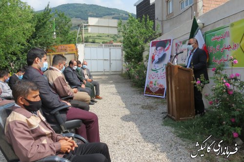 در مراسمی با حضور فرماندار گالیکش از کارگران شهرداری صادق‌آباد تجلیل شد