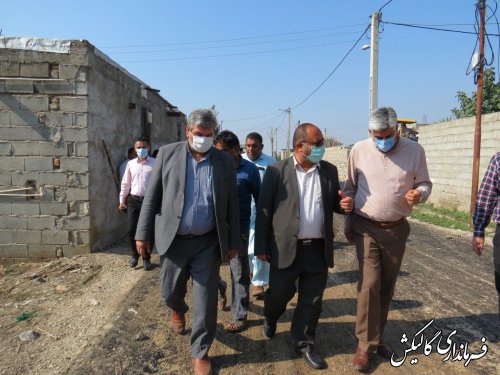 آغاز اجرای طرح آسفالت روستای آق‌قمیش بمناسبت هفته وحدت 