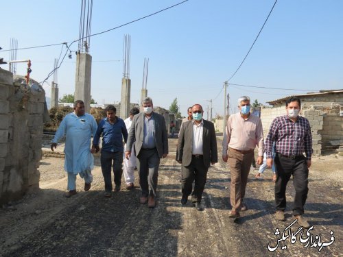 آغاز اجرای طرح آسفالت روستای آق‌قمیش بمناسبت هفته وحدت 