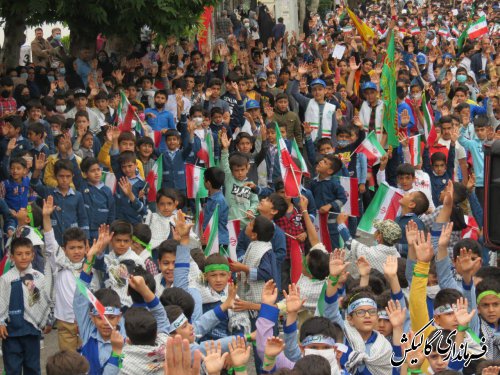 بیش از سه هزار دانش‌آموز گالیکشی سرود حماسی «سلام فرمانده» را همخوانی کردند