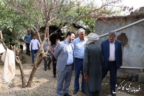 بازدید و سرکشی فرماندار گالیکش از وضعیت ناایمن مسکن یکی از اهالی روستای میرزاپانگ 