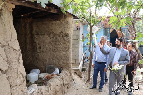 بازدید و سرکشی فرماندار گالیکش از وضعیت ناایمن مسکن یکی از اهالی روستای میرزاپانگ 