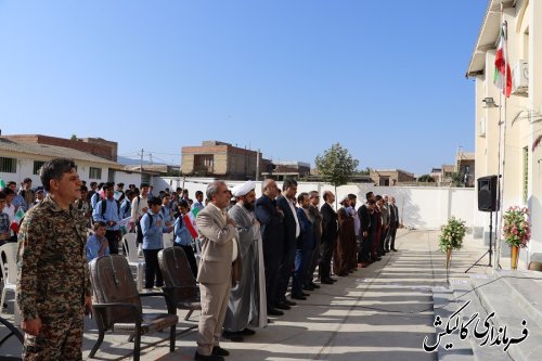 زنگ مهر و ایثار با حضور فرماندار و امام جمعه در مدارس گالیکش نواخته شد