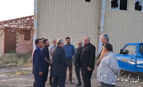 بازدید مشترک فرماندار گالیکش و مدیرکل ورزش و جوانان استان از پروژه در حال ساخت سالن ورزشی روستای قلی‌تپه 