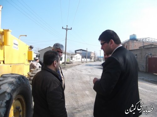 عملیات اجرائی آسفالت جاده سیمین شهر- آق قلا محدوده روستای آرخ بزرگ شهرستان گمیشان