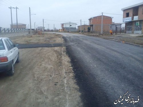 بازدید فرماندار گمیشان از آسفالت روستای کملر شهرستان گمیشان