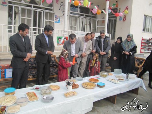 جشن انقلاب در مهد های کودک شهرستان گمیشان برگزار شد