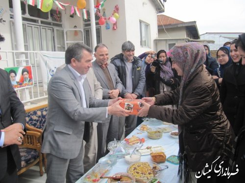 جشن انقلاب در مهد های کودک شهرستان گمیشان برگزار شد