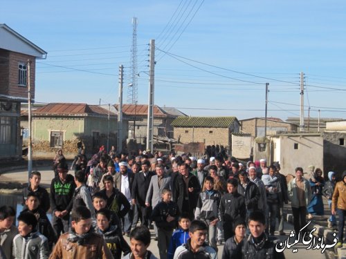 همایش پیاده روی خانوادگی درروستای قلعه جیق شهرستان گمیشان برگزار شد