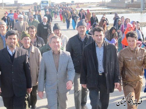 همایش پیاده روی خانوادگی درروستای قلعه جیق شهرستان گمیشان برگزار شد