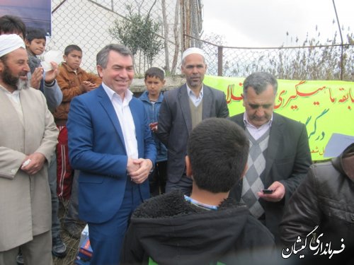 حضور فرماندار در مراسم جشن ماهیگیری با قلاب در دهانه گرگانرود روستای چارقلی شهرستان گمیشان