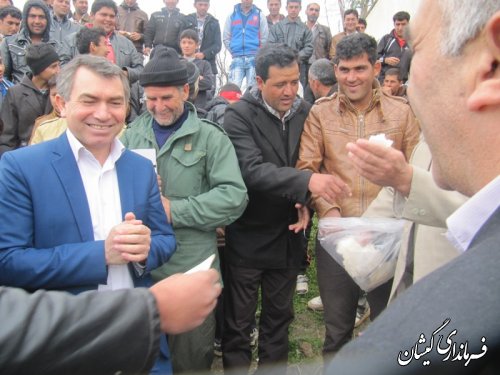 حضور فرماندار در مراسم جشن ماهیگیری با قلاب در دهانه گرگانرود روستای چارقلی شهرستان گمیشان